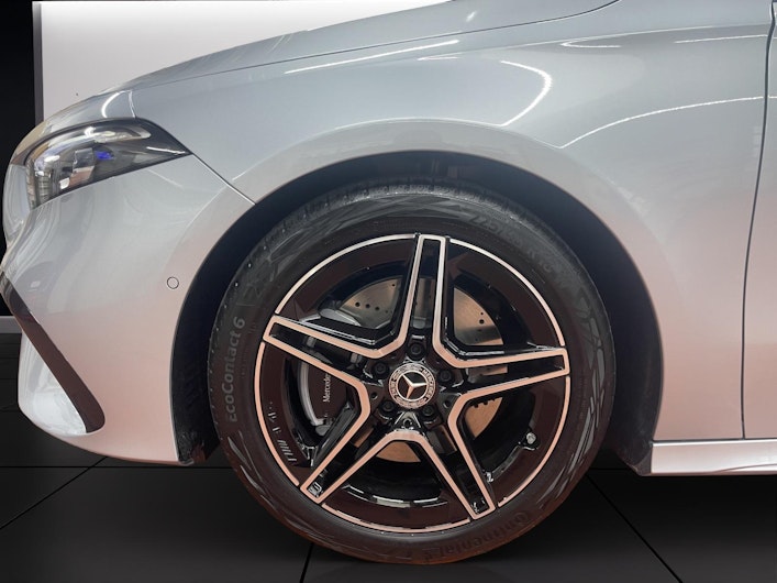 Vehicle image MERCEDES-BENZ A 220