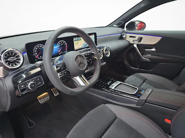 Mercedes-Benz A 220 4MATIC AMG Line