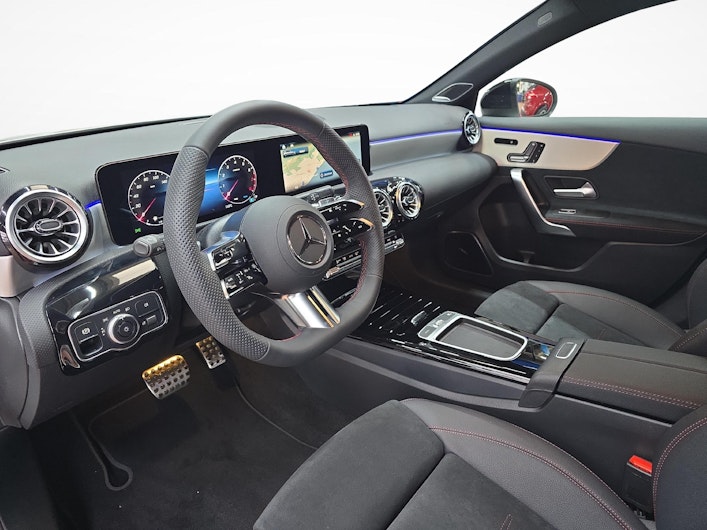 Vehicle image MERCEDES-BENZ A 220