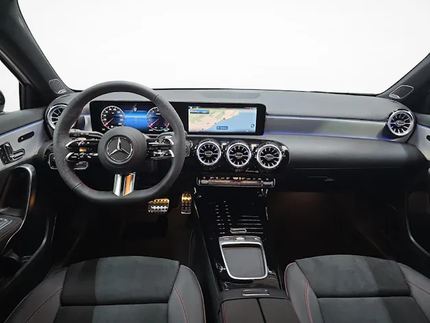 Mercedes-Benz A 220 4MATIC AMG Line