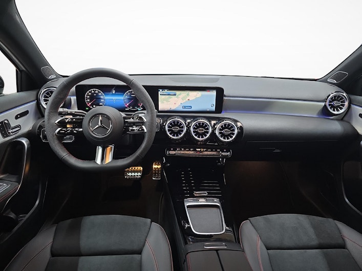 Vehicle image MERCEDES-BENZ A 220