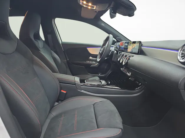 Mercedes-Benz A 220 4MATIC AMG Line
