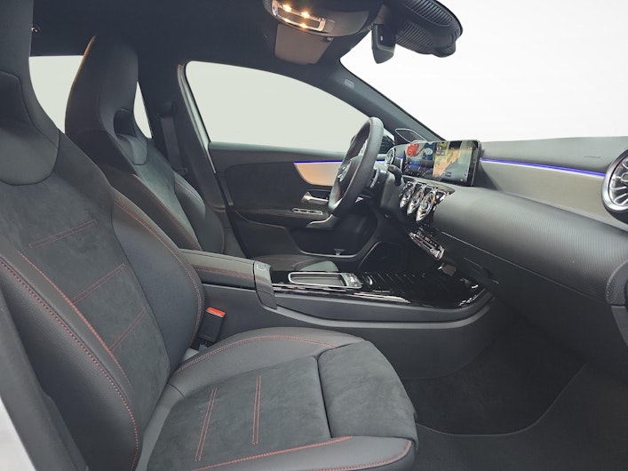 Vehicle image MERCEDES-BENZ A 220