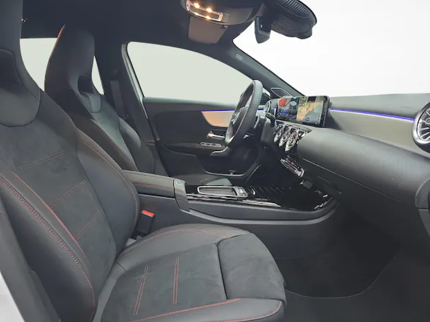 Mercedes-Benz A 220 4MATIC AMG Line