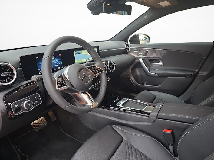 Vehicle image MERCEDES-BENZ A 200