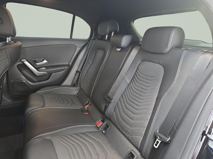 Vehicle image MERCEDES-BENZ A 200