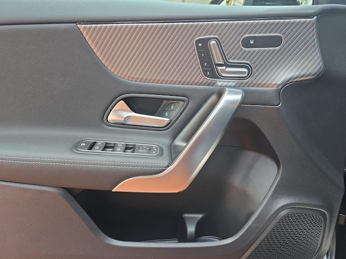 Vehicle image MERCEDES-BENZ A 200