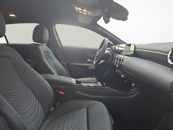 Vehicle image MERCEDES-BENZ A 200