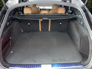 Vehicle image MERCEDES-BENZ E 220 d 4MATIC T-Modell AMG Line