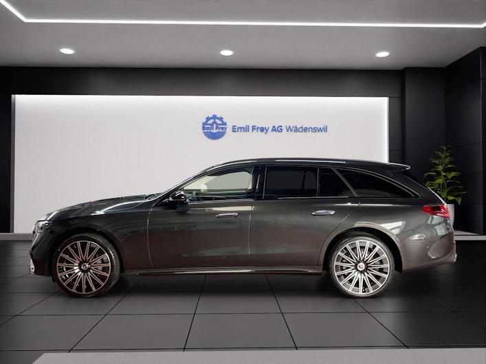 Vehicle image MERCEDES-BENZ E 220