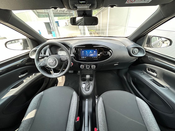 Vehicle image 5