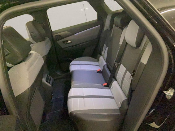 Vehicle image 10 Vehicle image 10