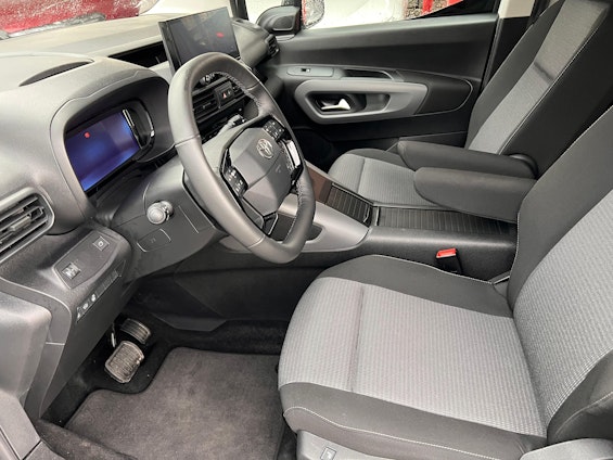 Vehicle image 8 Vehicle image 8