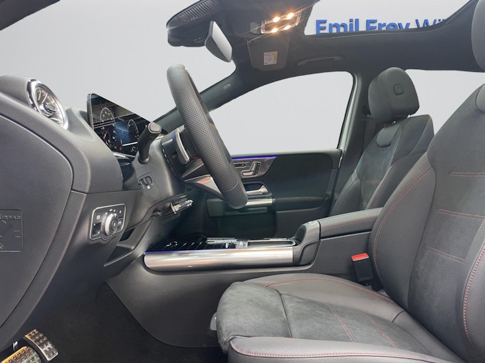 Vehicle image MERCEDES-BENZ B 250