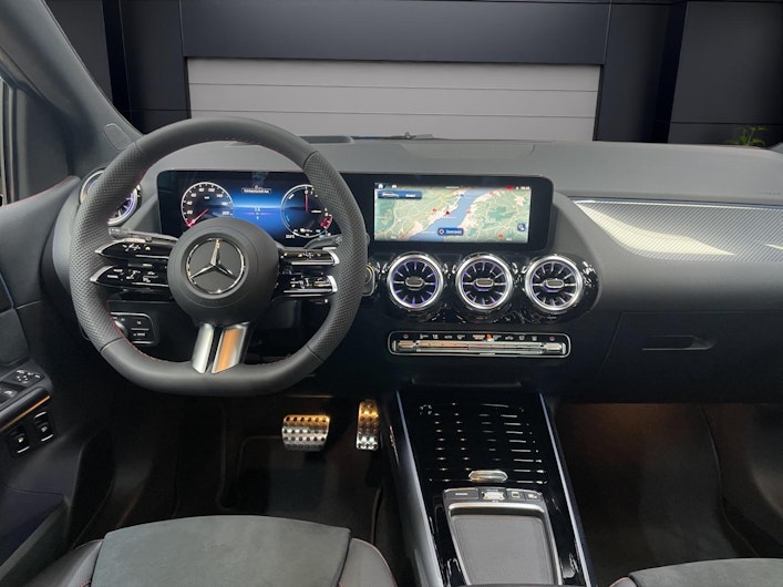 Vehicle image MERCEDES-BENZ B 250