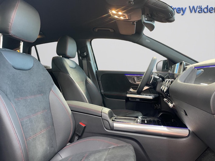 Vehicle image MERCEDES-BENZ GLA 250