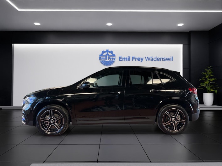 Vehicle image MERCEDES-BENZ GLA 250