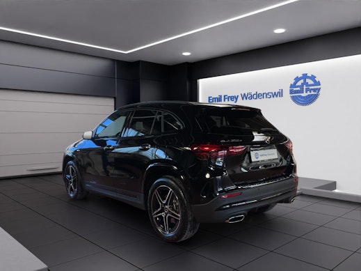 MERCEDES-BENZ GLA 250 e EQ Star AMG Line 3