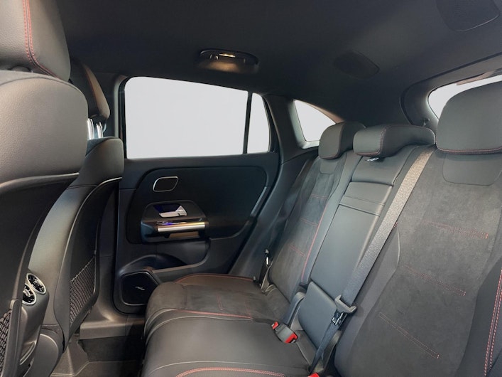 Vehicle image MERCEDES-BENZ GLA 250