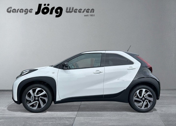 Vehicle image 2 Vehicle image 2