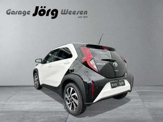 Vehicle image 3 Vehicle image 3