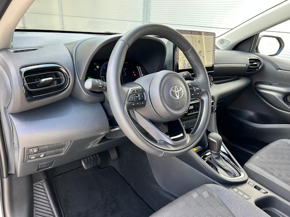 Vehicle image 7