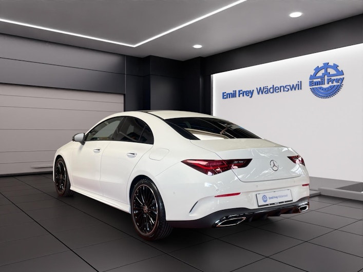 Vehicle image MERCEDES-BENZ CLA 200
