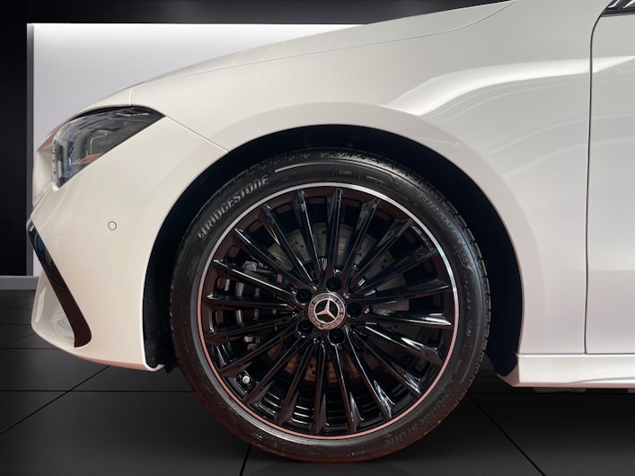 Vehicle image MERCEDES-BENZ CLA 200