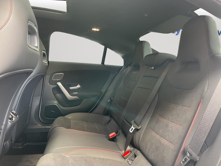 Vehicle image MERCEDES-BENZ CLA 200