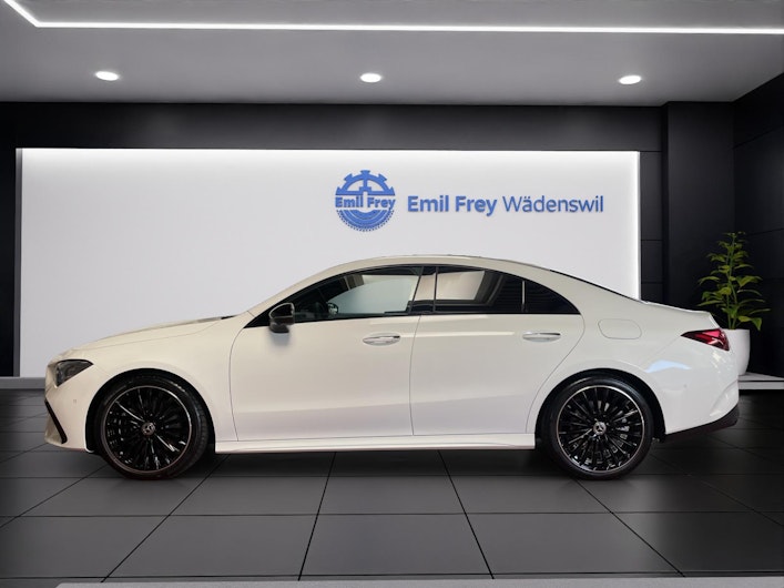Vehicle image MERCEDES-BENZ CLA 200