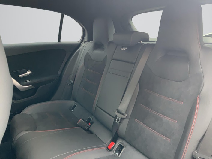 Vehicle image MERCEDES-BENZ A 200