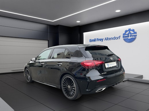 MERCEDES-BENZ A 200 Night Star AMG Line 3
