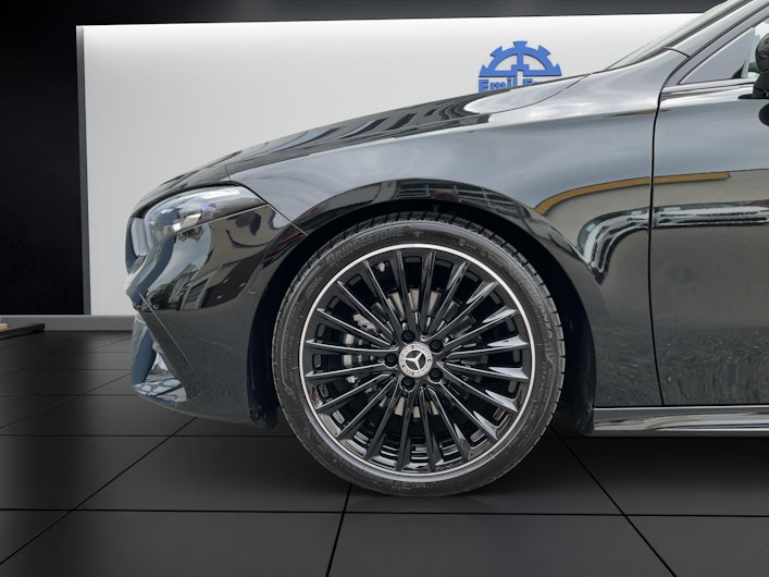 Vehicle image MERCEDES-BENZ A 200