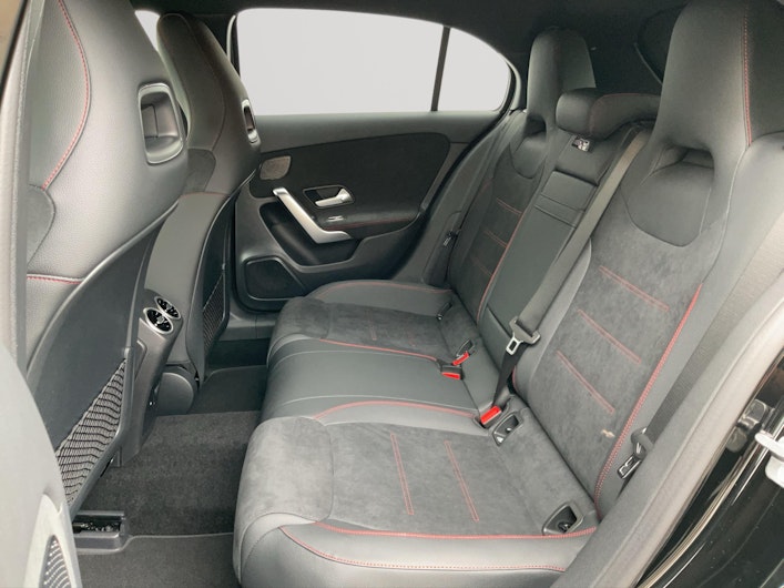 Vehicle image MERCEDES-BENZ A 200