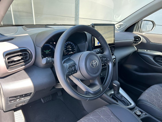 Vehicle image 7