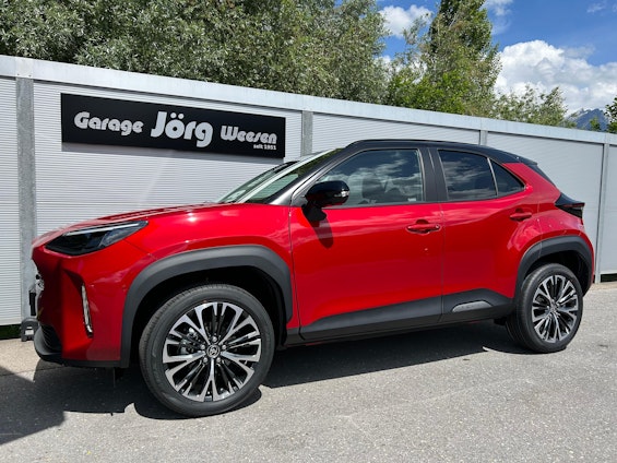 First vehicle image