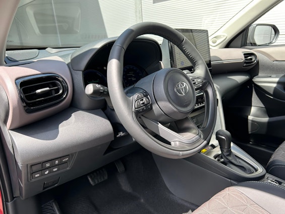 Vehicle image 7