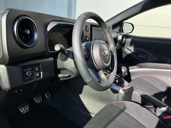 Vehicle image 7