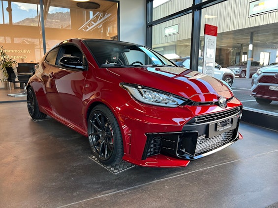 First vehicle image
