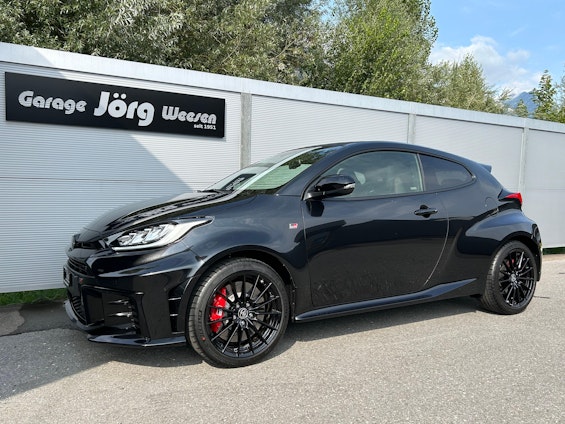 First vehicle image