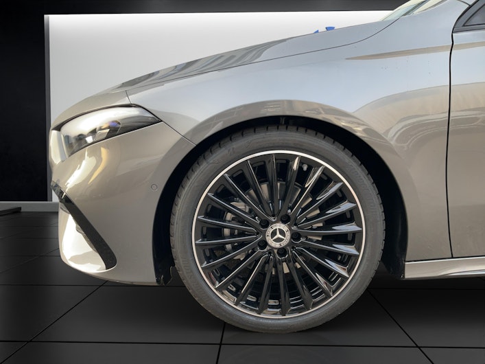 Vehicle image MERCEDES-BENZ A 200