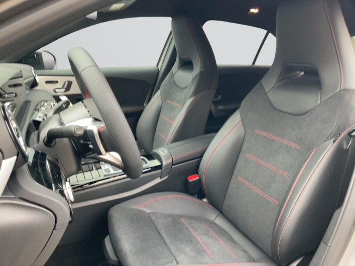 Vehicle image MERCEDES-BENZ A 200