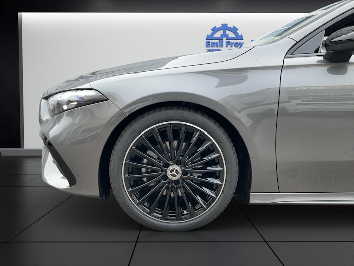 Vehicle image MERCEDES-BENZ A 200