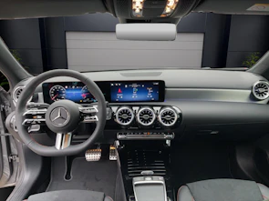 immagine del veicolo MERCEDES-BENZ A 200 Night Star AMG Line