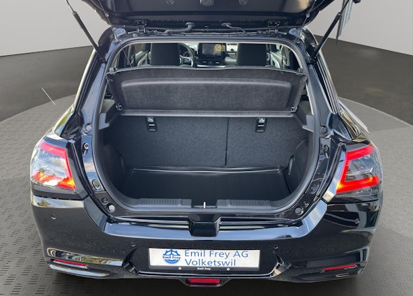 Vehicle image 4 Vehicle image 4