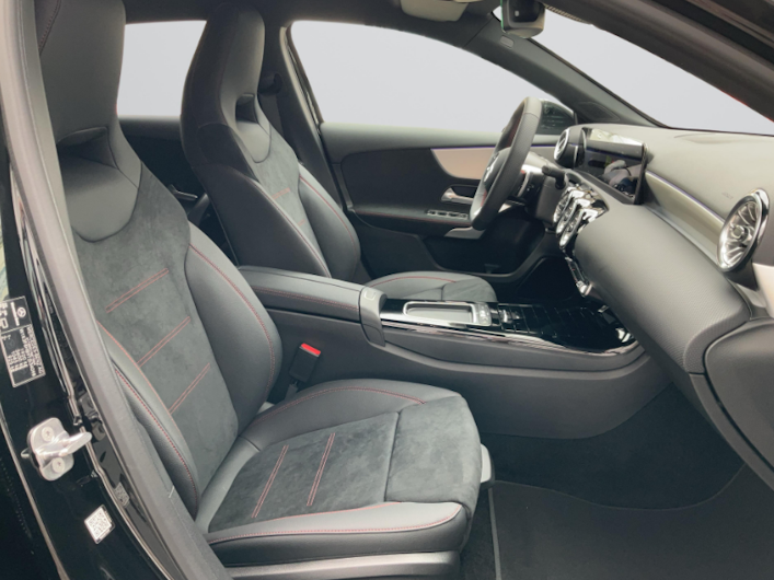 Vehicle image MERCEDES-BENZ A 200