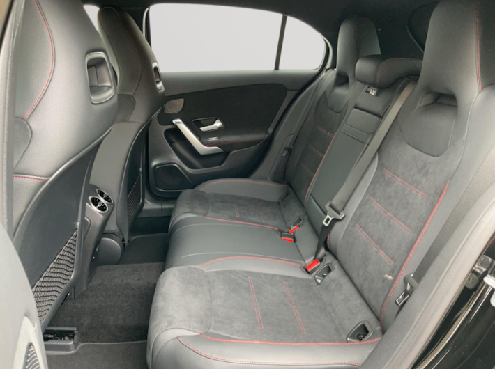 Vehicle image MERCEDES-BENZ A 200