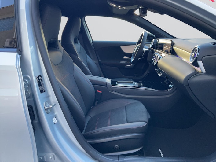 Vehicle image MERCEDES-BENZ A 200