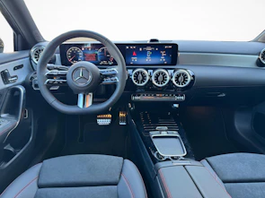 Fahrzeugbild MERCEDES-BENZ A 250 e EQ Star AMG Line