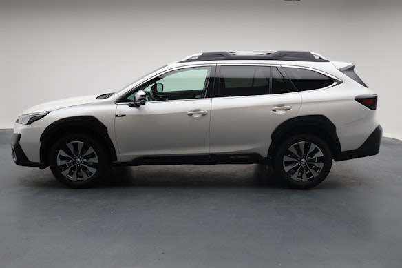 SUBARU Outback 2.5i 30th Anniversary Edition 1
